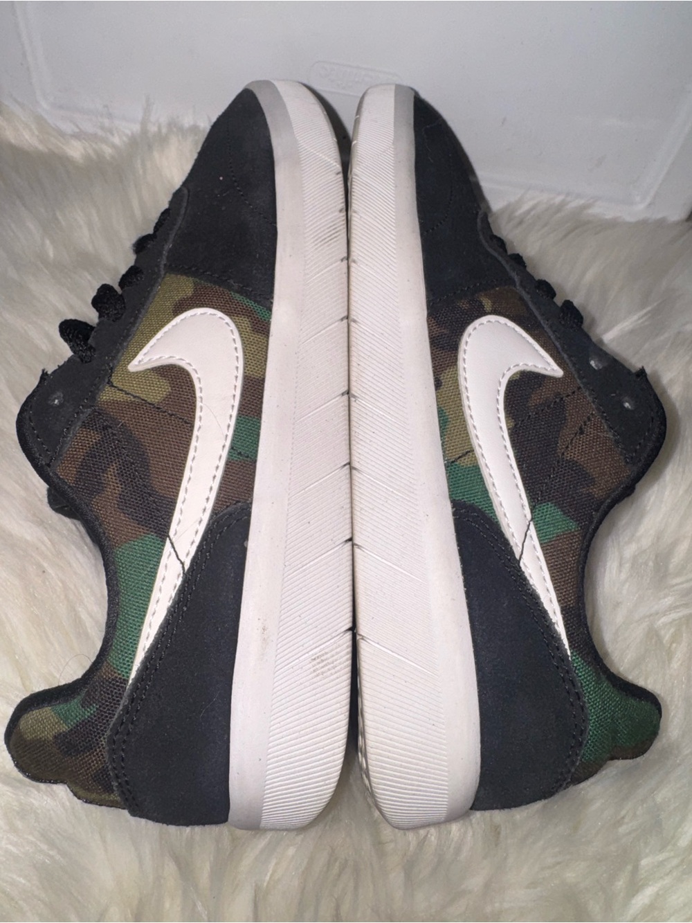 Nike Men's Black and Green Camo Low-Top Sneakers - Picture 7 of 8